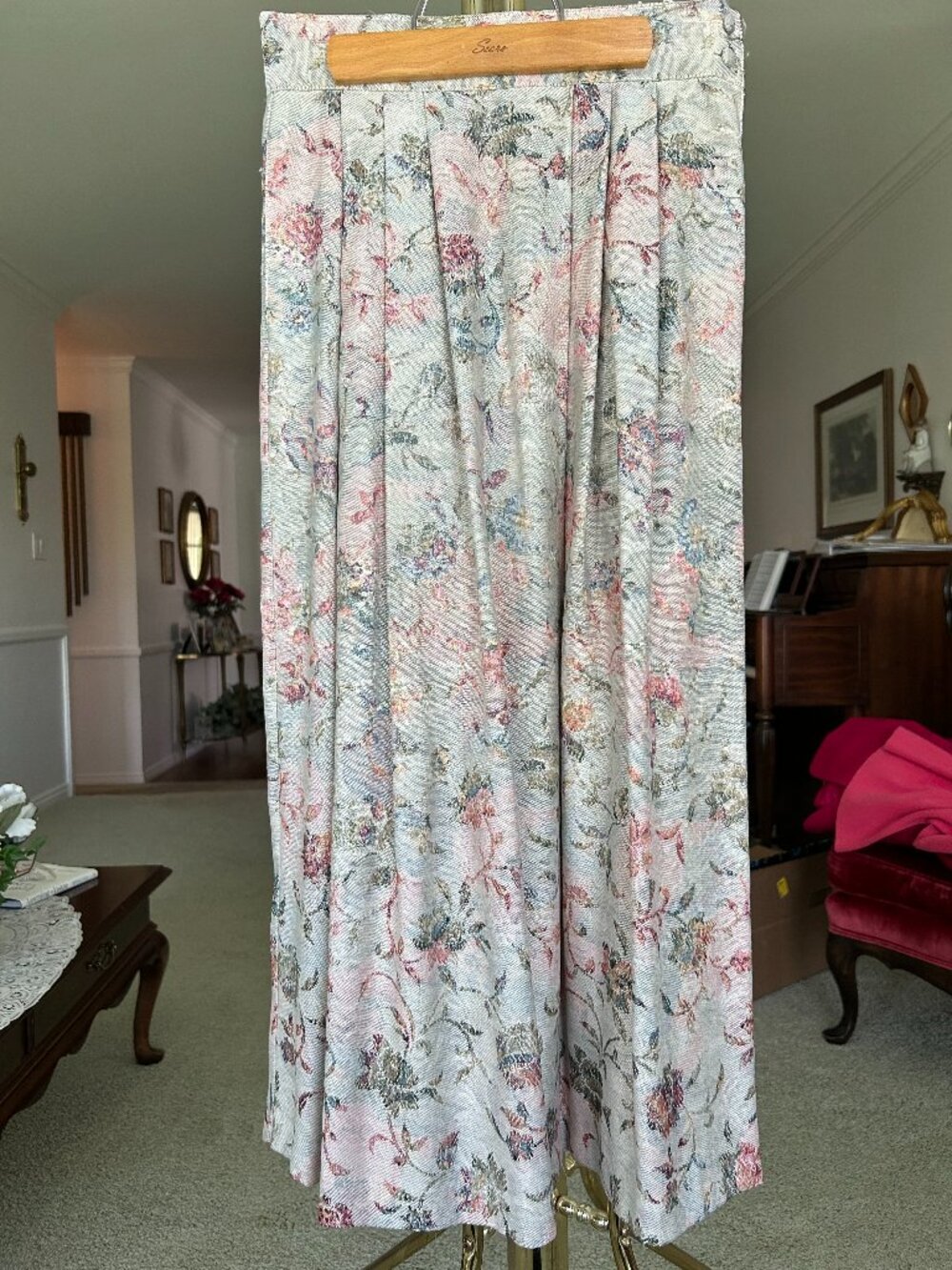 Vintage 90s floral tapestry maxi skirt size 4 box pleats romantic